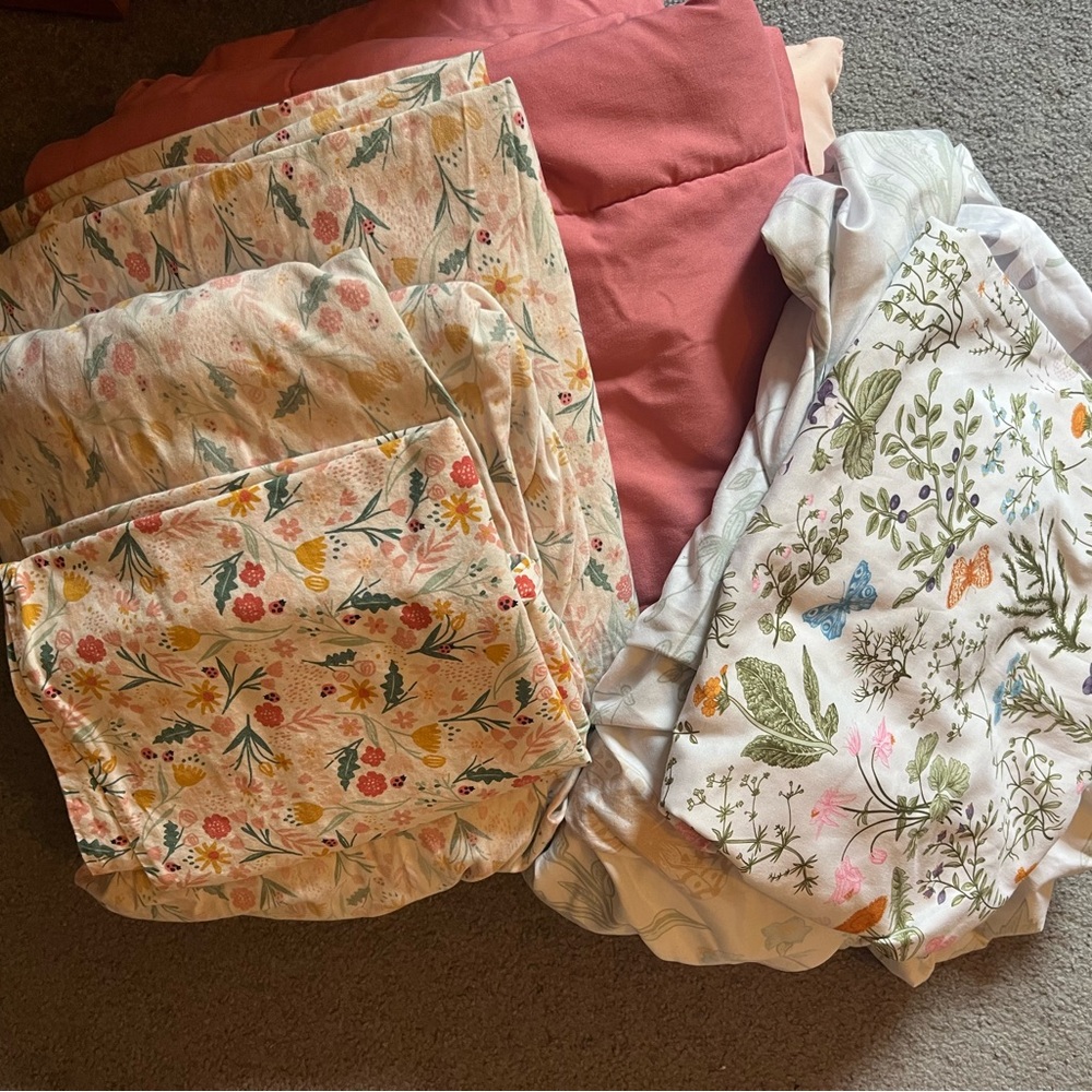 Target Floral and Solid Comforter Set - Pink, Cream, Green